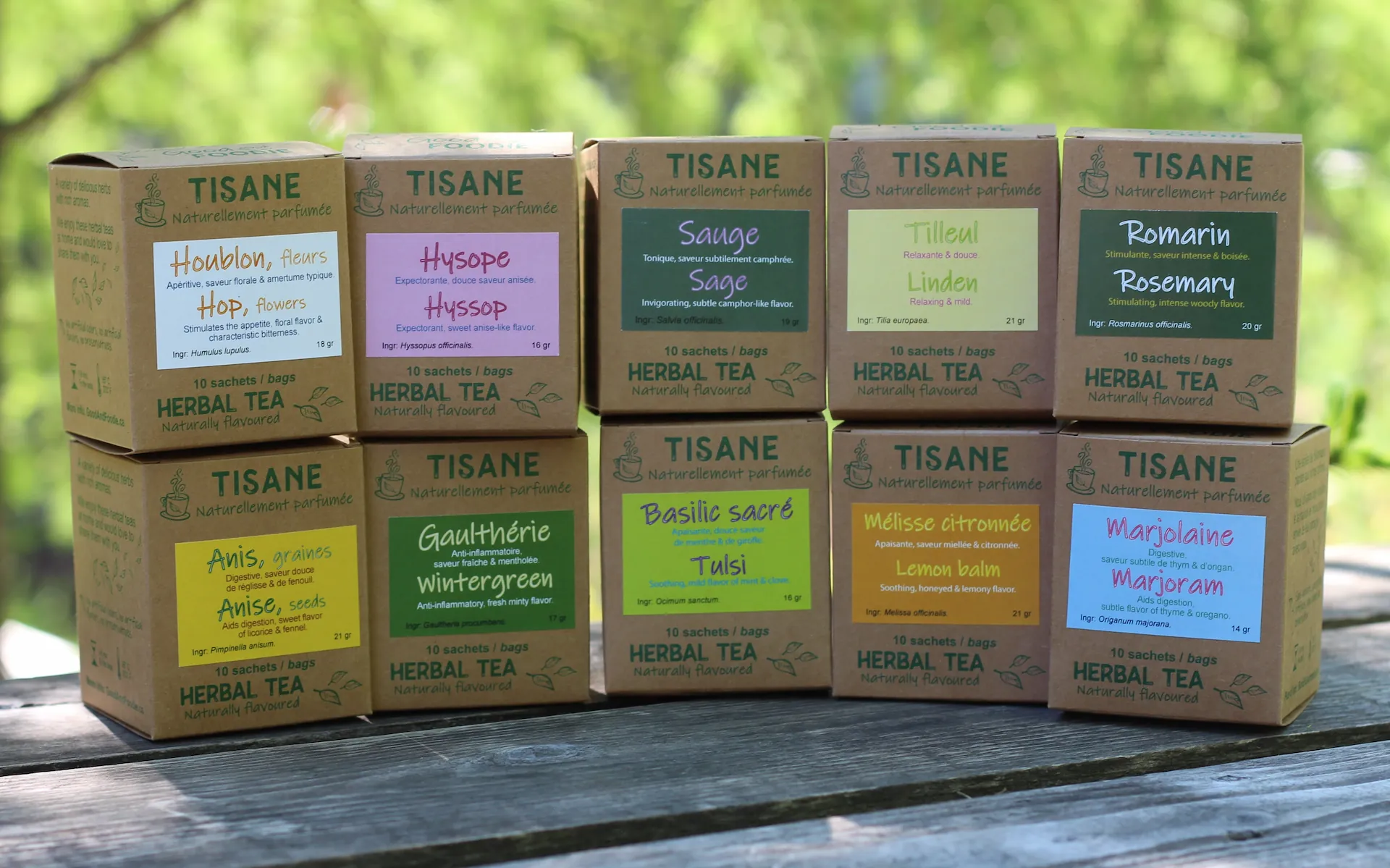 La gamme de tisanes Bon et Gourmand disposée à plat